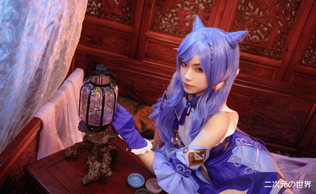 小姐姐|小姐姐模仿原神刻晴屁斜剑法，动作太撩，网友：你还差一个鼓风机