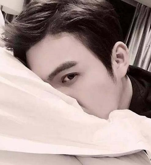 张彬彬|张彬彬晒出自己的家,家里收拾得干净整洁,平日里是个阳光大男孩