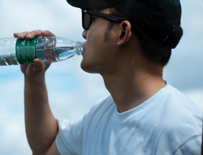 朱小贞|朱舅舅说,二老现在怕过节,网友为其讨公道朱舅舅为何要沉默