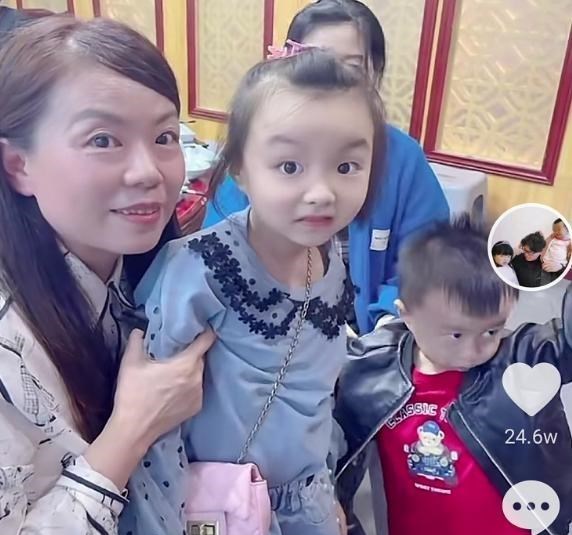 奇奇|隔代亲！许妈姚爸逛童装店，满脑子都是奇奇悦悦，网友：视子如命