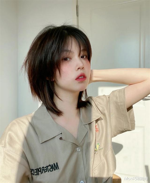 穿衣搭配 果然，能剪短发的女生都具备这3点，不是脸小就可以，快看你有吗