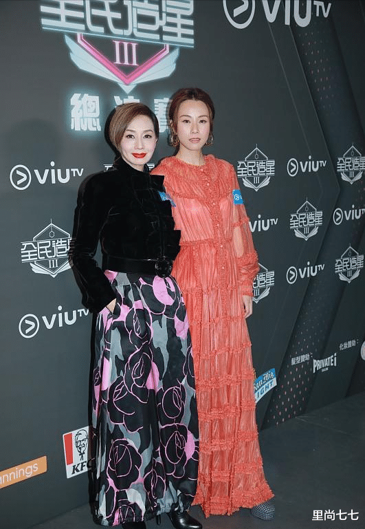 里尚七七|张国荣前女友罕见亮相，60岁头发花白淡妆撞脸叶童，手纹暴露年龄