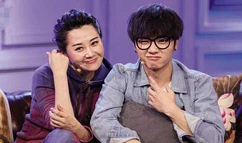 许晴|许晴51岁仍单身，被问及生理需求问题时，直接霸气回复7个字