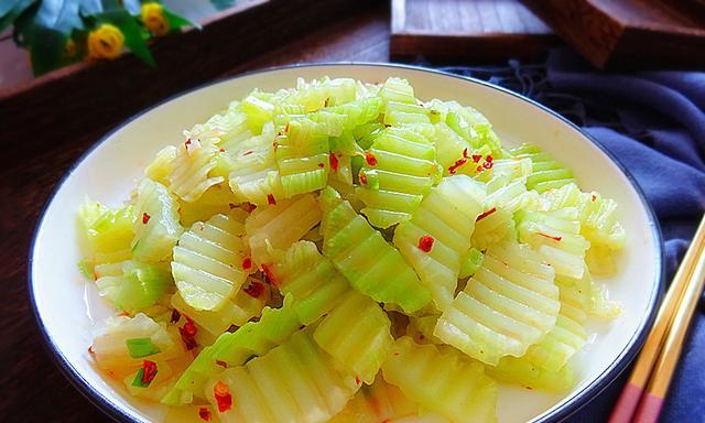 莴笋|这季节这菜一定不要错过，清脆又爽口，全家都爱吃哦