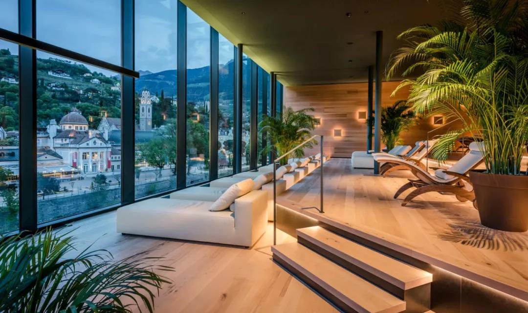 亿伽设计│温泉设计│洗浴设计│酒店设计│热疗?美丽的公园：意大利梅拉诺温泉浴场