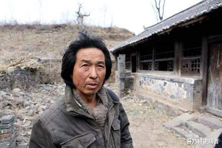 吾乃料史明者 北大学霸王青松:隐居深山11年,花光350万,现为儿重返社会