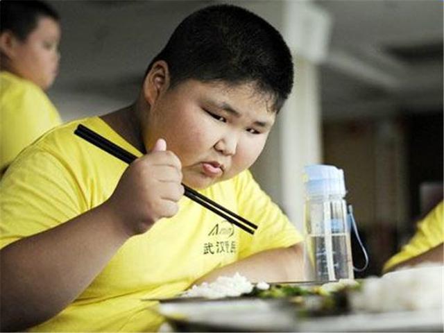 哑铃妈妈|孩子“1到18岁”身高参照表出炉，你家娃今年的身高达标了吗？