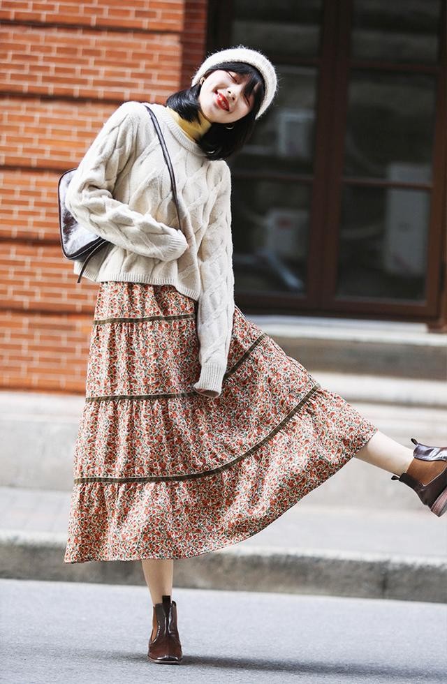 愚丫说 秋冬不要再穿裤子了，裙子搭配靴子，时尚又高级！