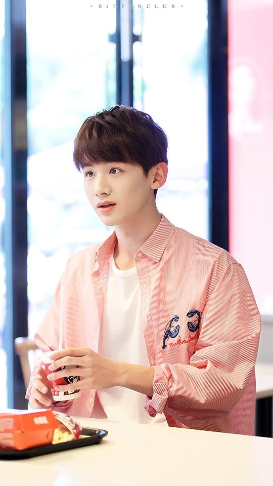 男神|9个小说走出来的校园男神！胡一天《暗恋橘生淮南》、林一《小时光》都神还原