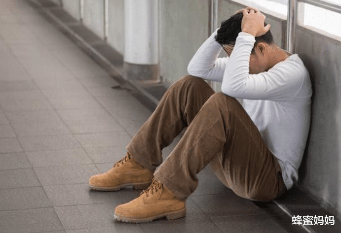 蜂蜜妈妈|毕业8年才发现，国企、私企和公务员差距很大，希望你没选错