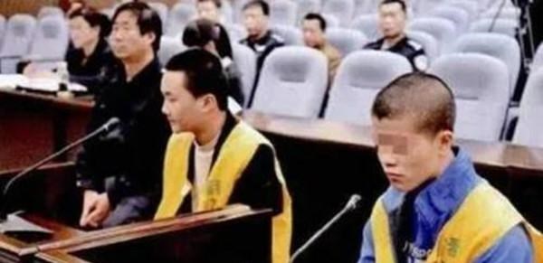 高二男子辍学，伙同舍友抢劫杀人，连杀数人嚣张炫耀