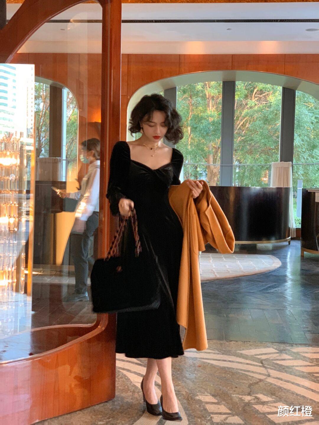 颜红橙 冬天不一定要穿裤子才保暖，这些连衣裙不仅洋气还保暖，值得借鉴