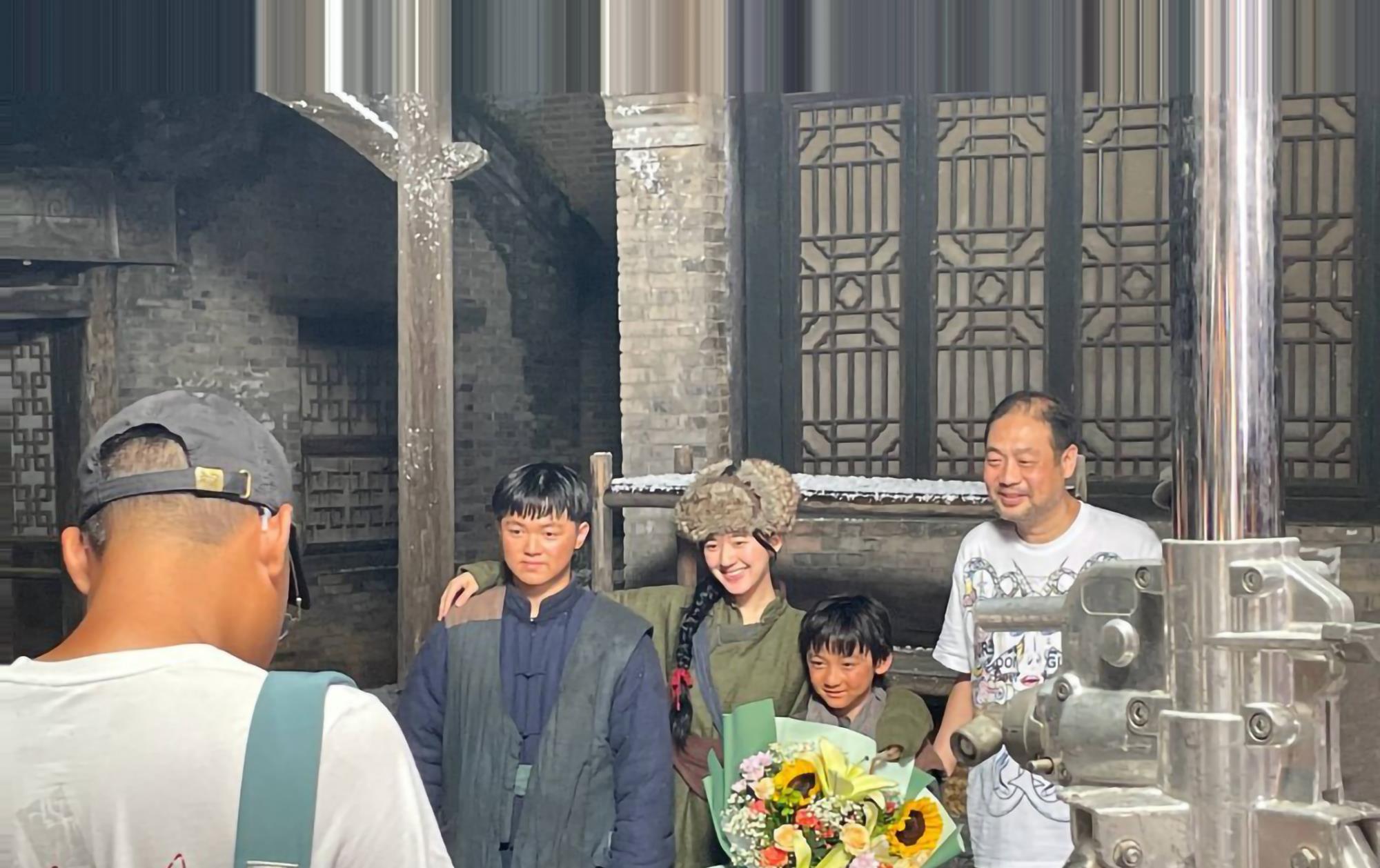 大叔论情感|《胡同》赵露思杀青，造型朴素颜值耐打，当红小花无缝进组成常态