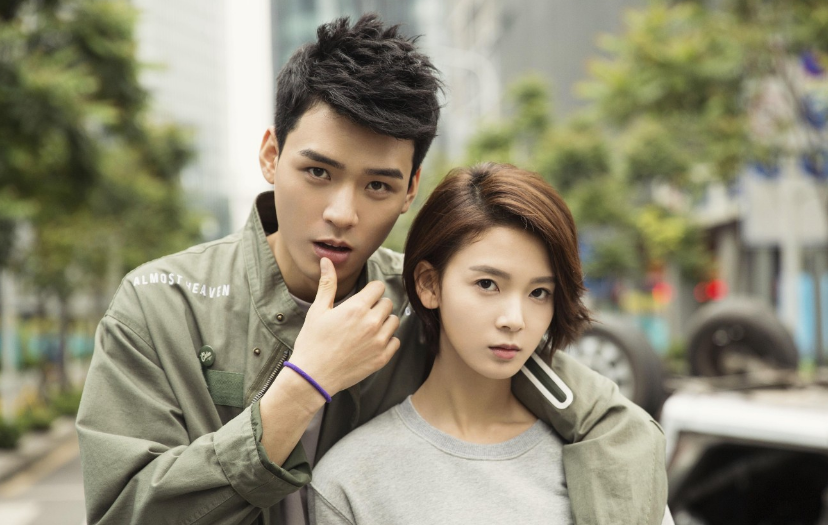 龚俊|龚俊新代言文案惹争议？为着这四个字，张哲瀚粉丝不干了