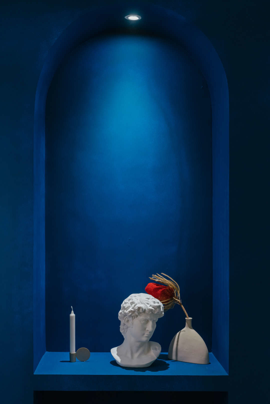 |女孩的18㎡复式公寓，蓝色客厅惊艳大气，二层卧室温馨迷人，真香