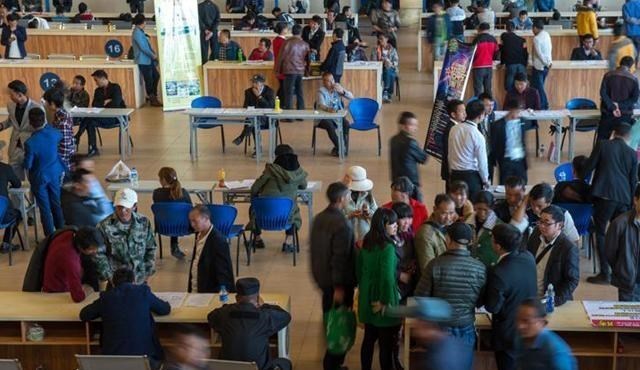 职场故事|企业抱怨“招工难”，却不想给员工加薪，专家一建议，网友吵翻了