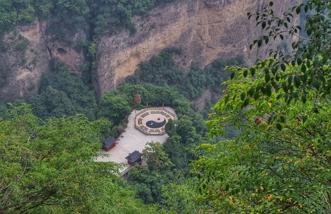景区门票 甘肃“最值得来”的景区，名气不逊色青城，门票120元却游人如织