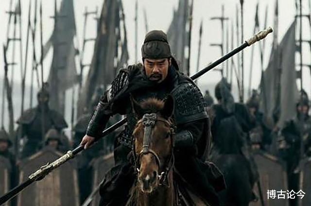 关羽|天下暴雨，冲开关羽墓，看到一样东西，百姓痛哭：拜错关羽2000年