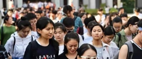 奶豆说育儿|云南考生以672分考上北大，拿到通知书后，家长直言太可惜