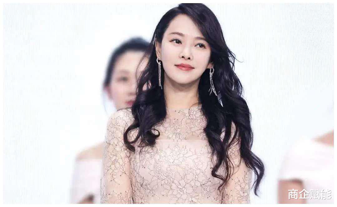 伊能静|伊能静晒上海新家，满满少女心，狂买900件快递值了