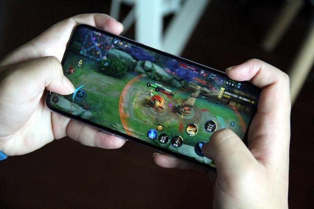 realme|又遇换机难的问题？1500价格段，realmeQ3s成网友心中的绝绝子