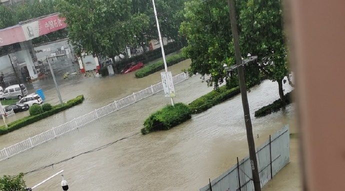 小潘谈情说爱|那个在河南洪灾中穿越城市，救妻子的男人，让我明白了什么是婚姻