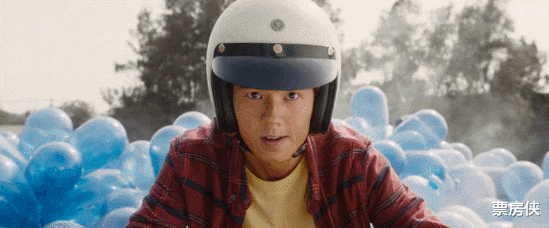 贾静雯|22年春节档票房大战：沈腾一人三片有望夺票房之王，易烊千玺黑马预定