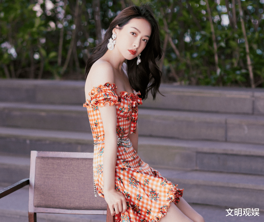 宋茜|宋茜在商场被抓拍，没有修图师帮她修图，34岁脸部状态太真实