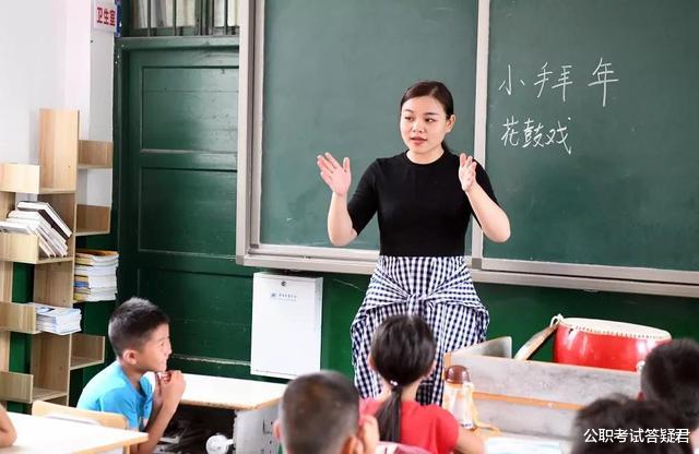 退休|年纪越大“含金量”越高的3个职业,都是体制内,退休还能有高薪