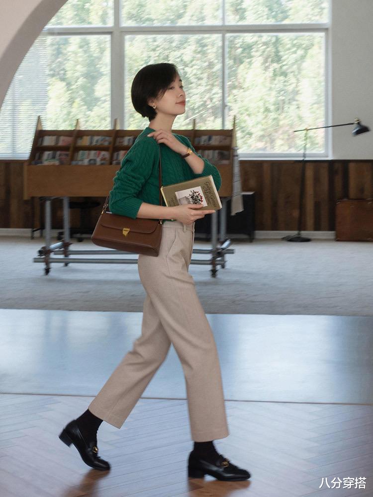 八分穿搭 冬季还得穿“羊毛衫”，女人会打扮更优雅，这些搭配才叫高级优雅