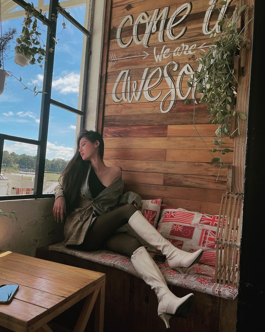 |面试官：给4位领导发烟，到第3位没烟了，咋办？小伙回答，被录取