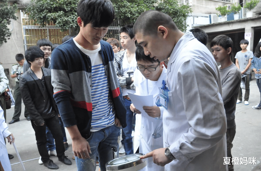 夏橙妈咪|公务员笔试和政审都已通过，却收到“被刷”通知，理由让他意外