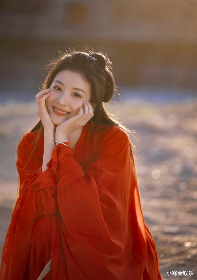 杨紫|杨超越人间清醒？杨紫新剧接二连三播不出，后续会受影响吗？