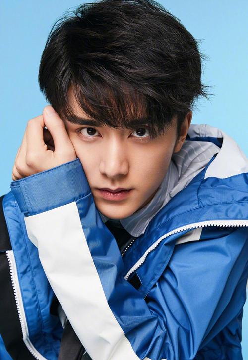 张新成|张新成“成名往事”受关注！坚持提升演技被敬仰？屡次出圈创奇迹