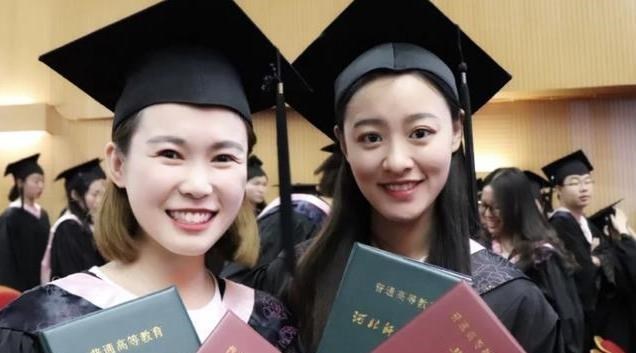 属鼠|985毕业生找工作碰壁，无奈发帖吐槽：有些专业就算名校也难拯救