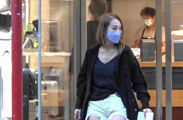 林雅诗|43岁港姐携子移居英国，称两度遇渣男心灰意冷，将打理家族生意