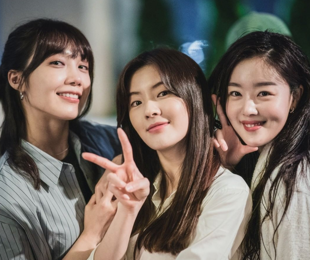 疯狂|还以为是部烂剧，没想到评分一路飙升，这才是惊艳的黑马之作！