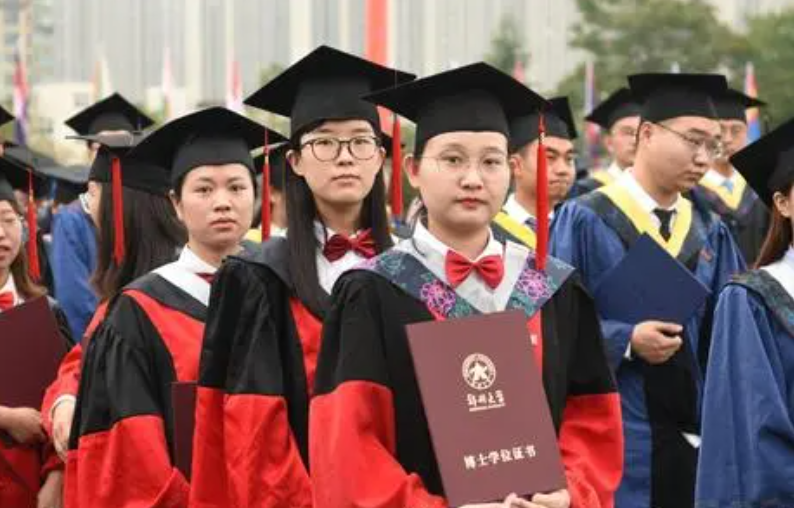 学霸|出自211大学，却被清北、中科等名校抢着要，这位美女学霸不简单