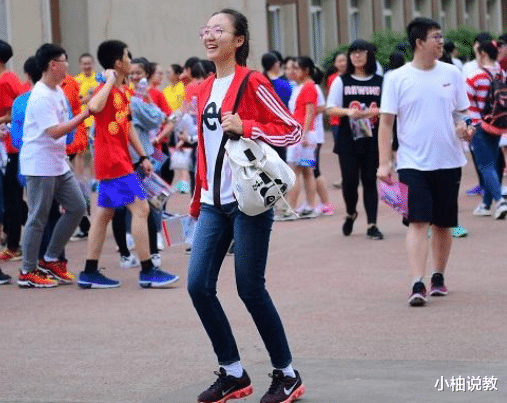 义务教育|义务教育9年变12年，“怎么变”成为大难题，看有关部门怎么回应