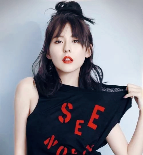 热依扎|不可理喻！被黑粉造谣浪荡的热依扎，起诉不但没赢，还得向黑粉公开道歉