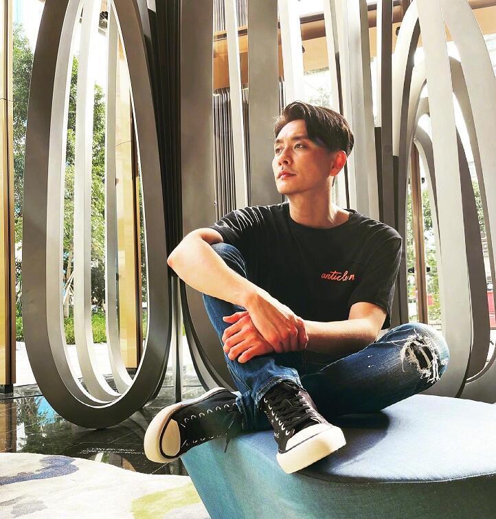 MARRY|41岁胡杏儿晒最新写真,四肢纤细锁骨明显,被赞“产后恢复快”