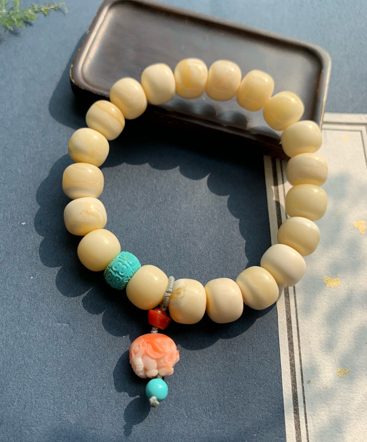 蜜蜡|蜜蜡有瑕疵又怎样?请放弃偏见