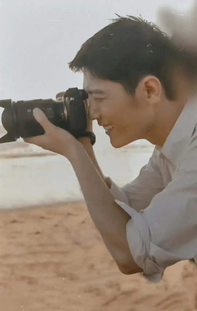 肖战|肖战能文能武！情绪爆发戏演到虚脱，还能给钟楚曦拍美美的照片