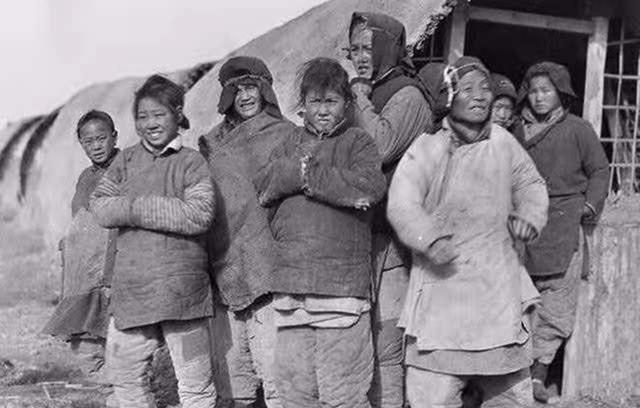 光绪 清代奇案：孪生姐妹遇害，恶父问斩，后续七人丧命，知县连破迷局