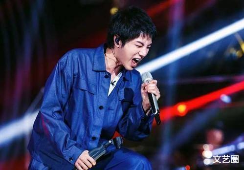 华晨宇|女网红直言华晨宇整容，称其变脸经历了三个阶段：打瘦脸针、减肥、面部削骨