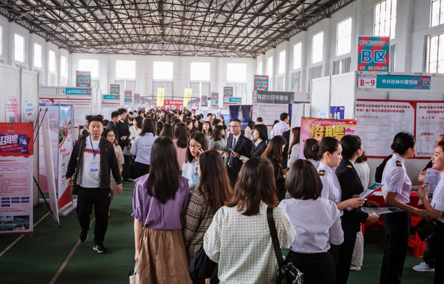 白萝卜|国家电网大规模招人，五险一金工资高，应届生可关注