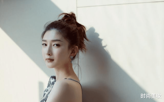 时尚美妆|时隔3年，江疏影又被眉毛坑了，眉毛又浅又短，你有这种情况吗？