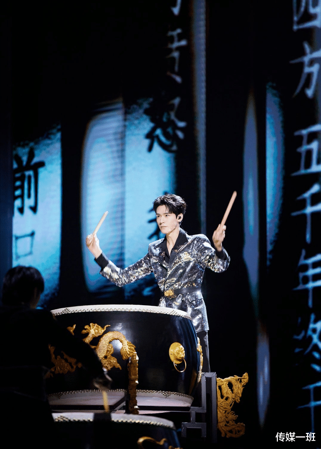 春晚|跨年晚会回顾：周笔畅跑调，周深邓丽君同台，宋祖儿王安宇太甜了