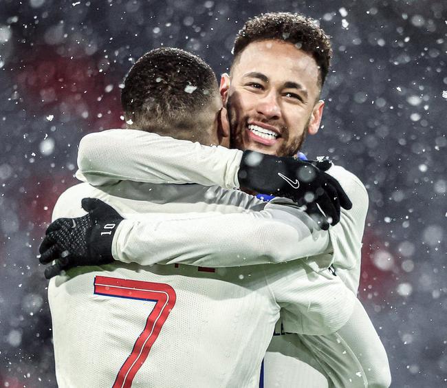 内马尔|认真踢球的内马尔仍是第三人！两次精彩助攻 巴黎客场3-2拜仁