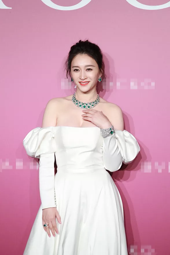 李小冉|太狠了!悄悄流产两次,男友为她被砍13刀!